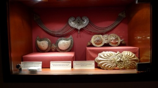 Zilveren voorwerpen in het Ali Pasha museum.