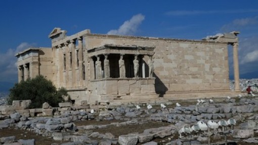 Het Erechteion met de vrouwen beelden(replica's).